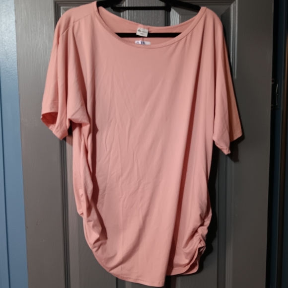 misfits Tops - Women's Short Sleeve Boatneck Top in Blush Pink